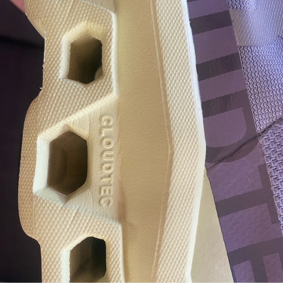 ON CLOUDMONSTER - Picture 6 of 7